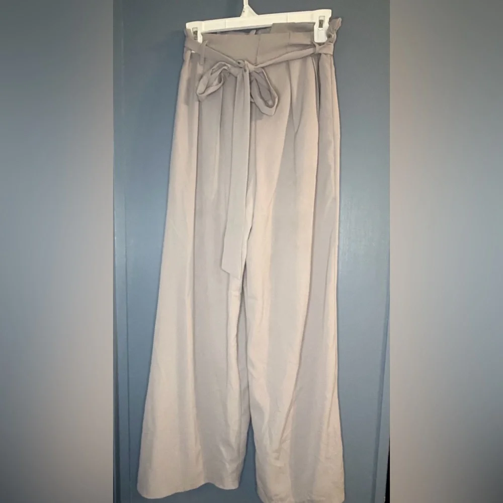 She + Sky Cream Wide-Leg Pants Size S - Picture 2 of 13